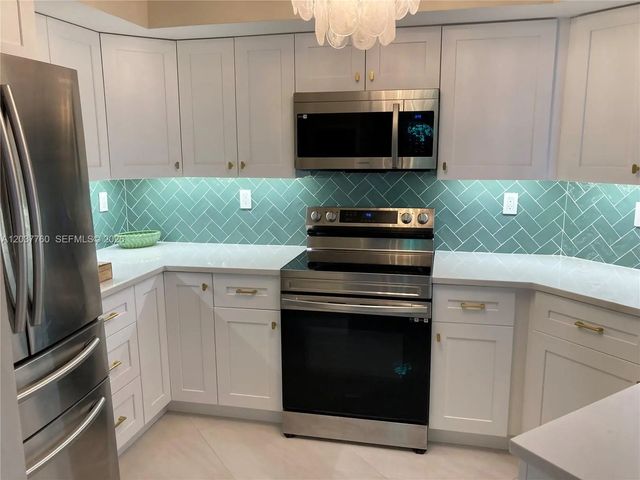 3 of 24 - 6767 Collins Avenue #1701, Miami Beach, FL