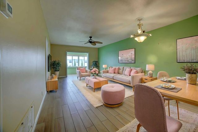 4 of 30 - 1118 Lake Terrace #204, Boynton Beach, FL
