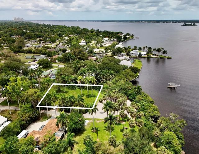 2 of 21 - 304 Royal Palm Park Road, Fort Myers, FL