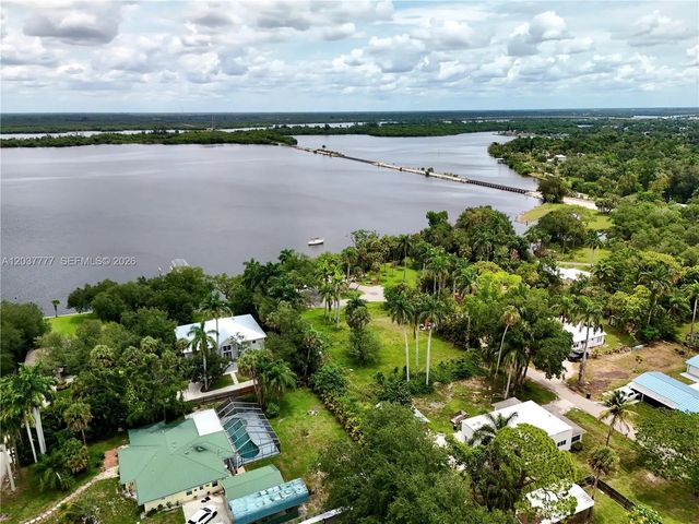 3 of 21 - 304 Royal Palm Park Road, Fort Myers, FL