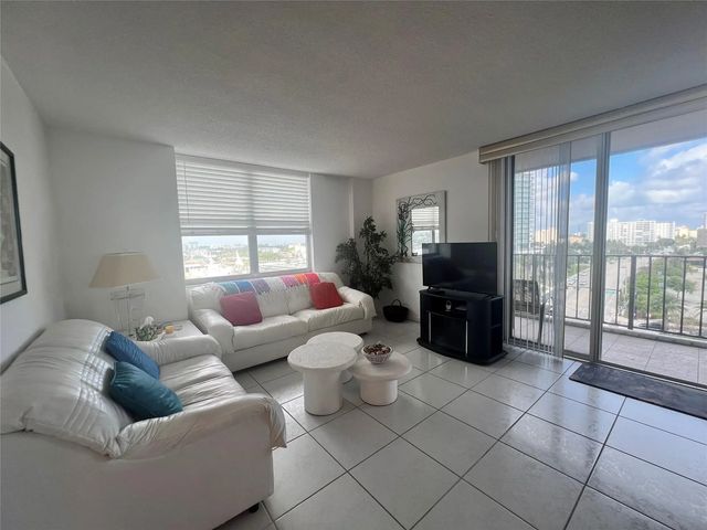 101 Briny Avenue #811, Pompano Beach