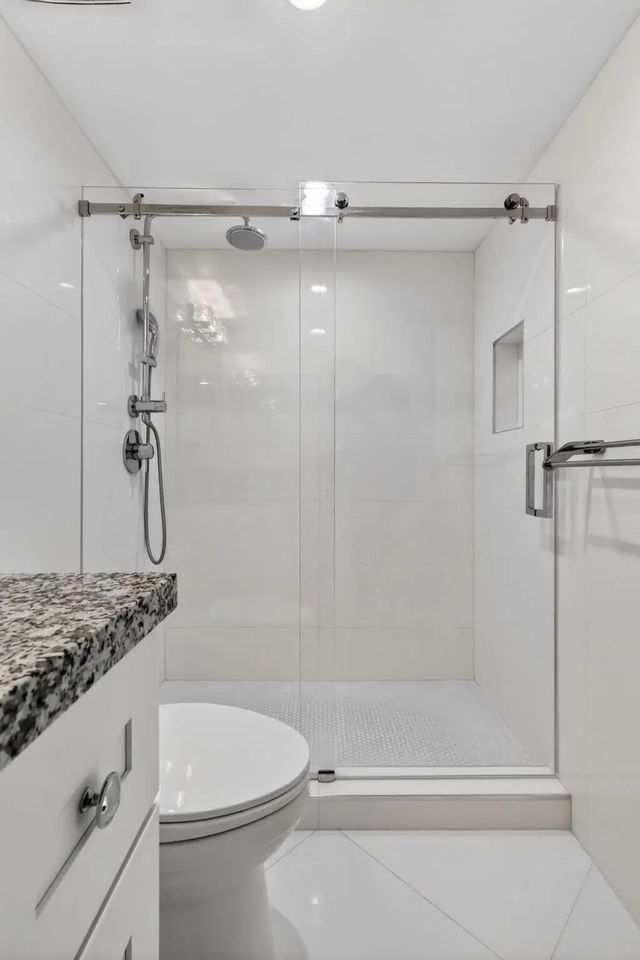 4 of 52 - 180 Yacht Club Way #304, Hypoluxo, FL