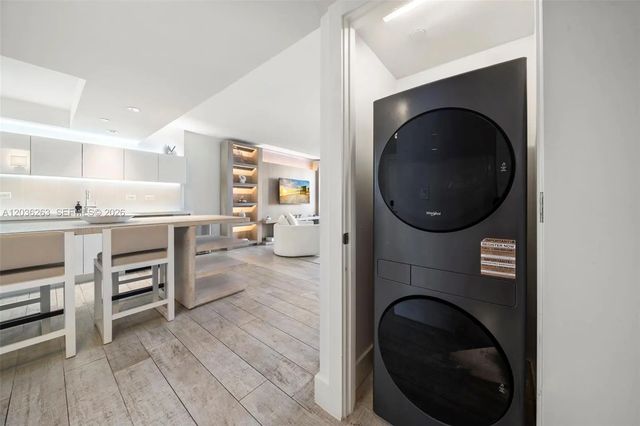4 of 36 - 102 24th Street #1210, Miami Beach, FL