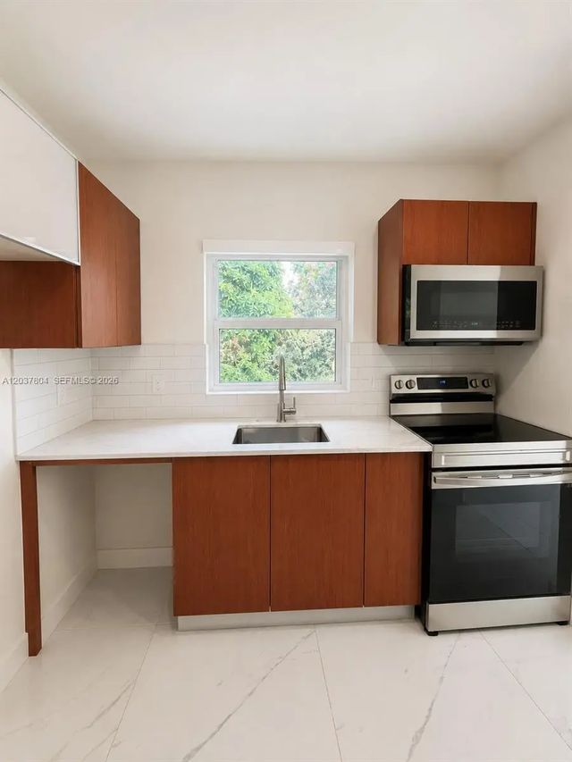 5 of 16 - 4240 Sw 14th Street, Miami, FL