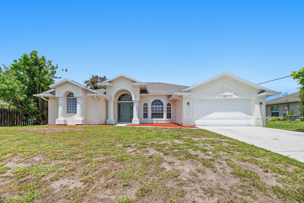 1118 Sw Del Rio Boulevard, Port St. Lucie