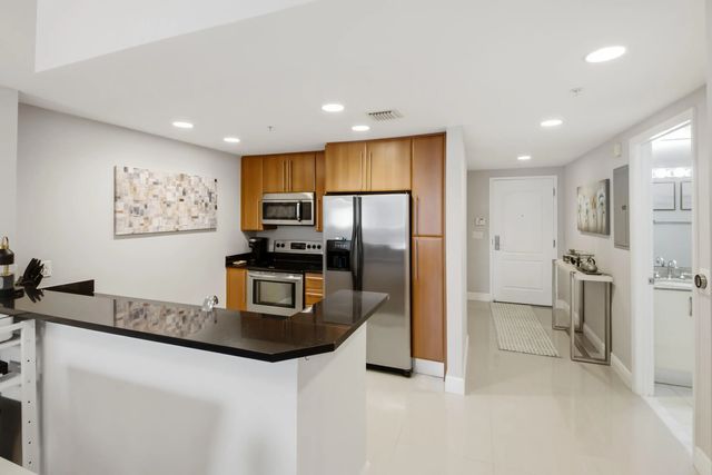 2 of 56 - 191 Se 20th Avenue #210, Deerfield Beach, FL