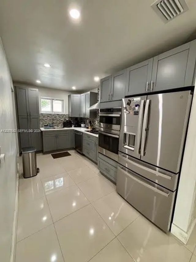 5 of 30 - 7461 Douglas Street, Hollywood, FL