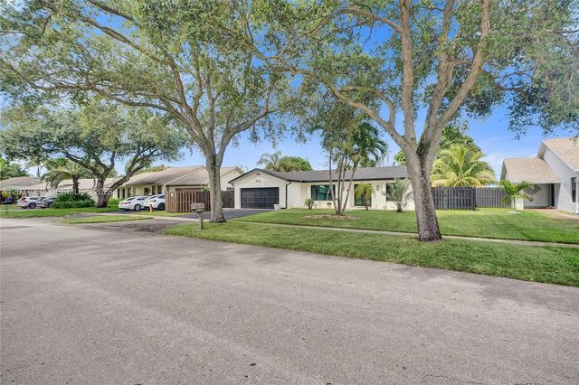4 of 62 - 5112 Sw 87th Avenue, Cooper City, FL