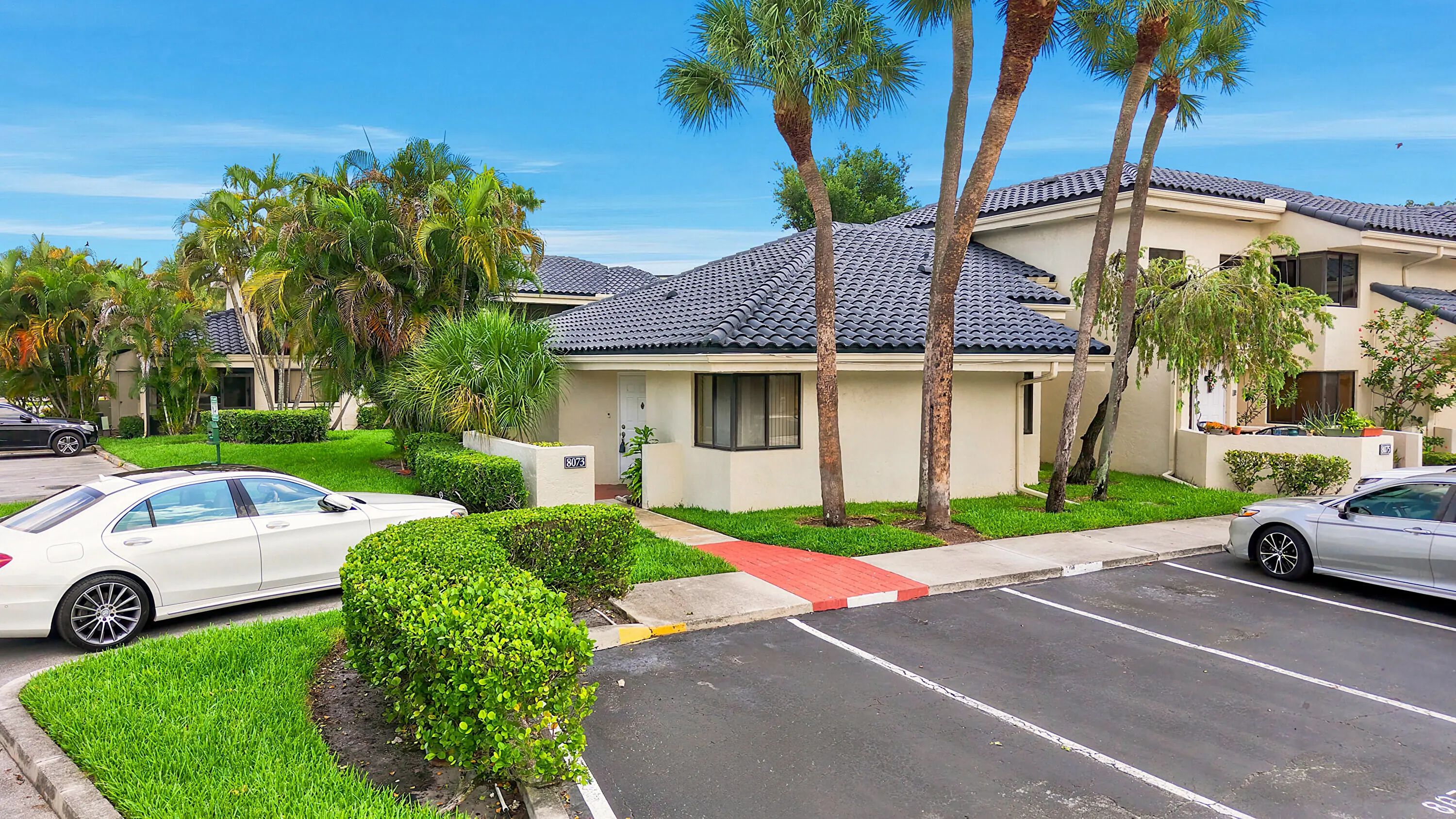 8073 Nw 15th Manor #8073, Plantation