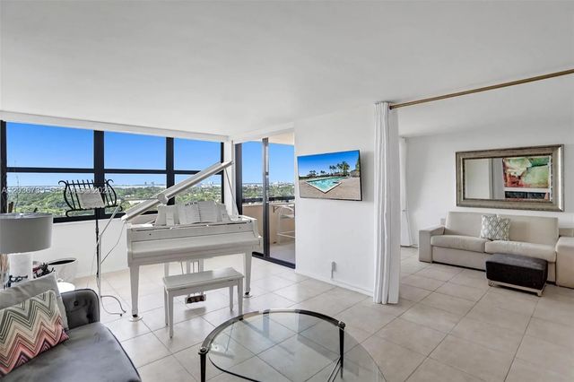 4 of 65 - 2555 Collins Avenue #1508, Miami Beach, FL