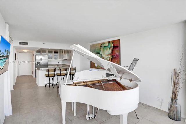 5 of 65 - 2555 Collins Avenue #1508, Miami Beach, FL