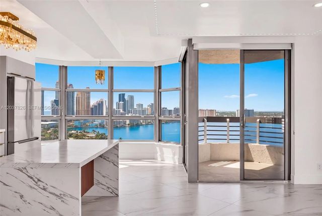 3 of 22 - 19195 Ne 36th Court #2301, Aventura, FL