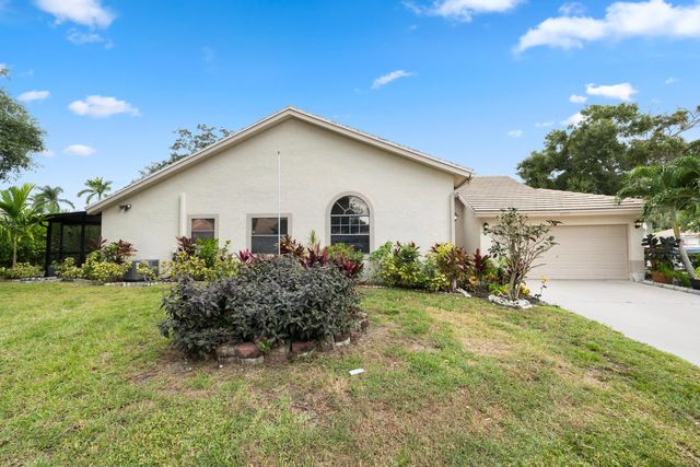 2 of 9 - 10933 Stafford Circle S, Boynton Beach, FL