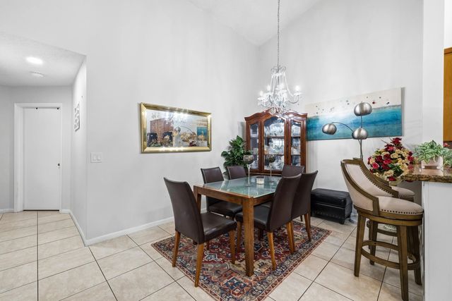 3 of 9 - 10933 Stafford Circle S, Boynton Beach, FL