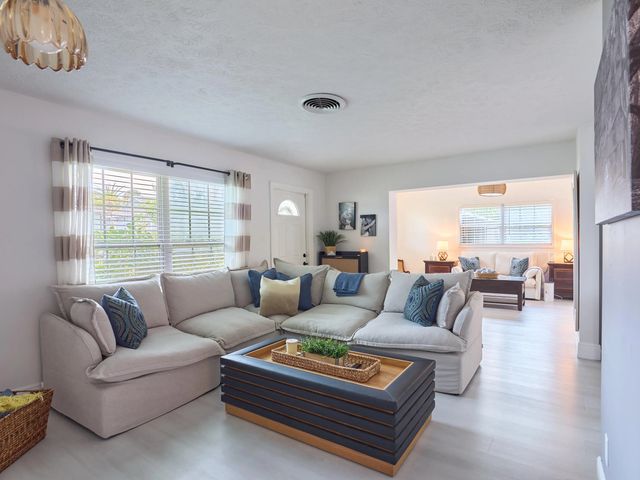 3 of 29 - 3743 Ne Barbara Drive, Jensen Beach, FL