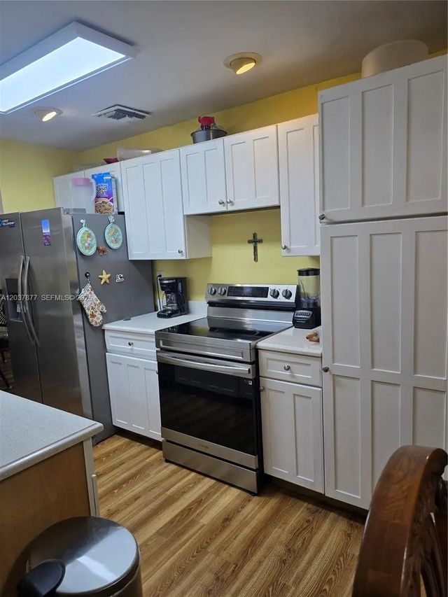 5 of 32 - 19500 Sw 87th Avenue, Cutler Bay, FL