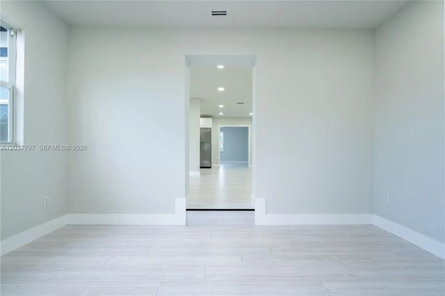 3 of 19 - 1550 Ne 9th Court, Homestead, FL
