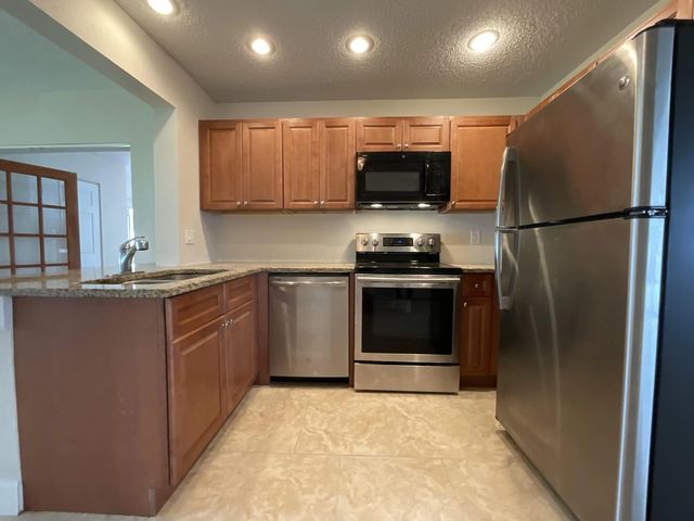 2 of 26 - 2016 Sw 16th Avenue, Boynton Beach, FL