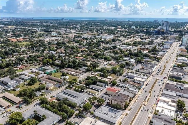3 of 16 - 2434 Polk Street, Hollywood, FL