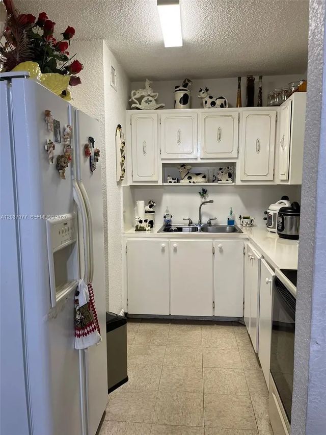 4 of 12 - 525 W 69th Street #207, Hialeah, FL