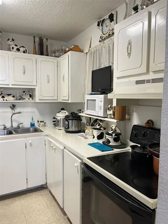 5 of 12 - 525 W 69th Street #207, Hialeah, FL