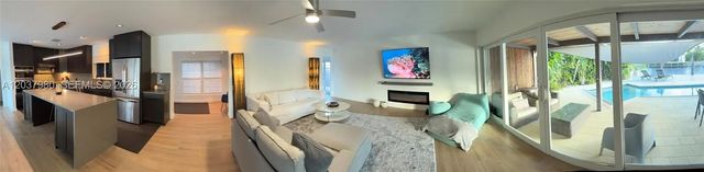 5 of 49 - 2100 Ne 24th Street, Wilton Manors, FL