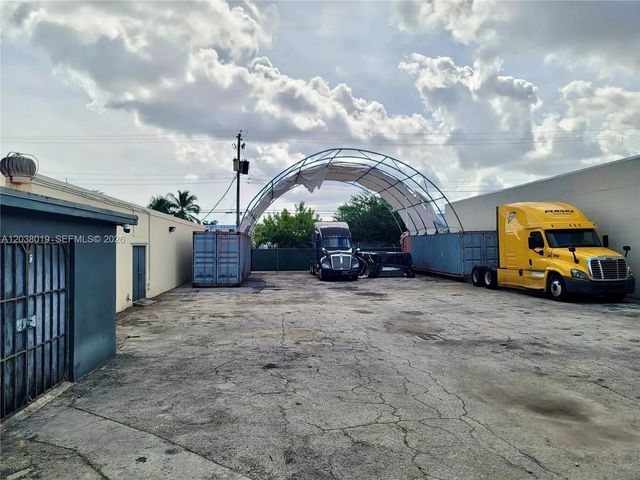 4 of 9 - 2216 N 20th Avenue, Hollywood, FL
