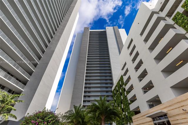 16385 Biscayne Boulevard #1805, North Miami Beach