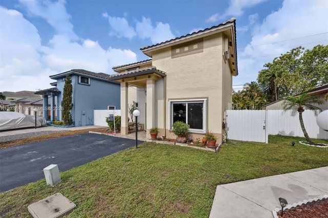 2 of 20 - 18536 Nw 56th Place, Miami Gardens, FL
