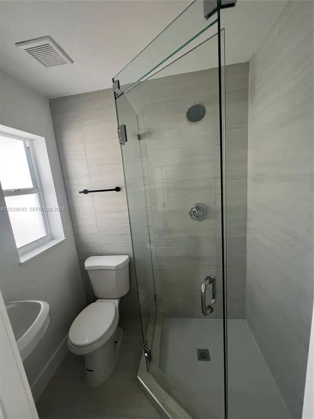 5 of 10 - 1706 Arthur Street, Hollywood, FL