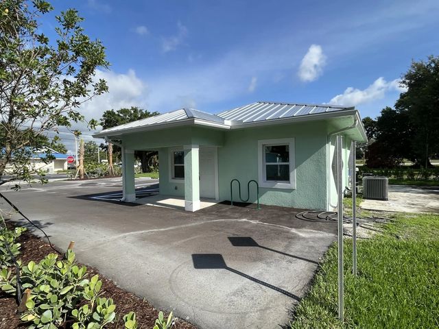3 of 13 - 2210 S 40th Street, Fort Pierce, FL
