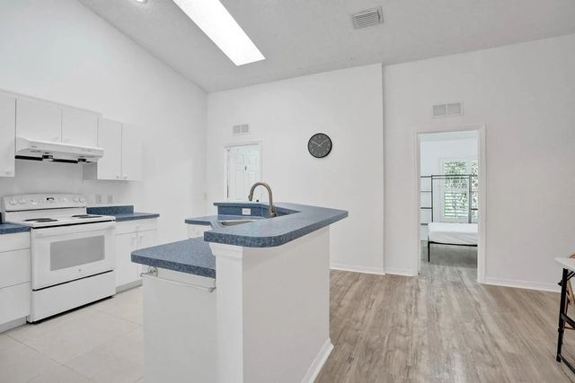 4 of 19 - 1212 Se Petunia Avenue, Port St. Lucie, FL