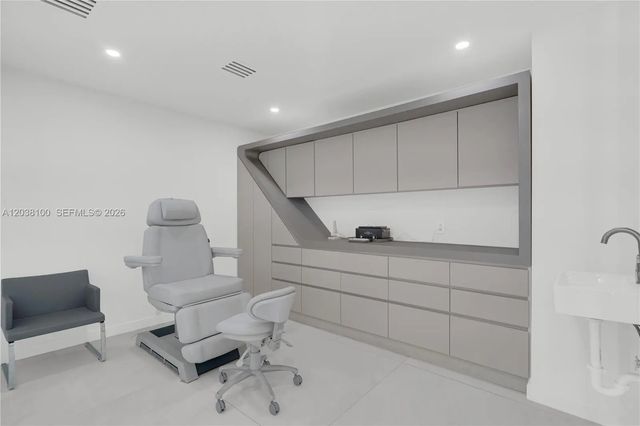 5 of 12 - 909 N Miami Beach Boulevard #502, North Miami Beach, FL