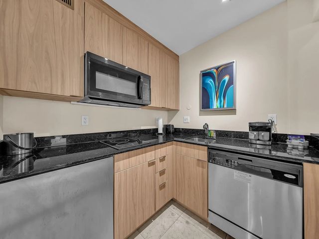5 of 33 - 2670 E Sunrise Boulevard #323, Fort Lauderdale, FL