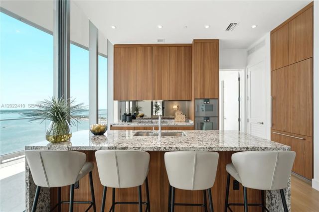 4 of 25 - 175 Se 25th Road #1604, Miami, FL
