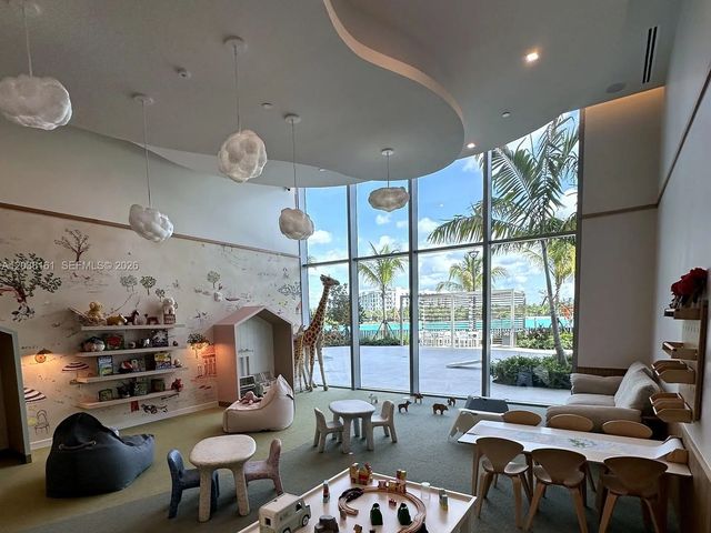 5 of 24 - 2411 Laguna Circle #509, Miami Gardens, FL