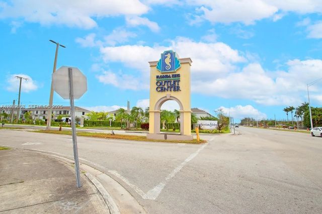 4 of 26 - 109 Ne 3rd Court, Florida City, FL