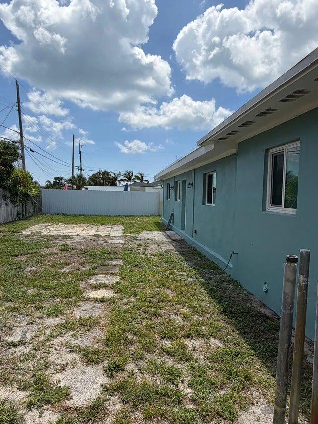 2 of 20 - 1405 6th Street, West Palm Beach, FL