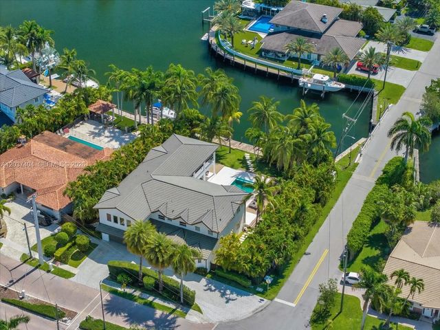 431 Layne Boulevard, Hallandale Beach