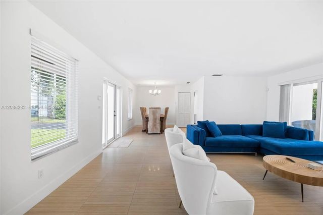 5 of 26 - 811 Capri Street, Coral Gables, FL