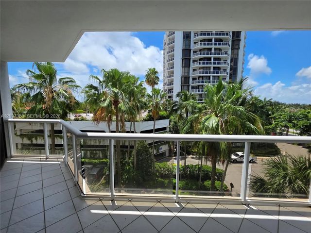 4 of 22 - N/A, Aventura, FL