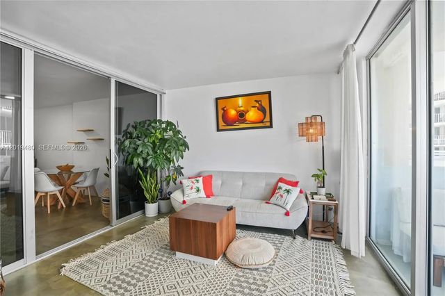 4 of 31 - 1200 West Avenue #819, Miami Beach, FL