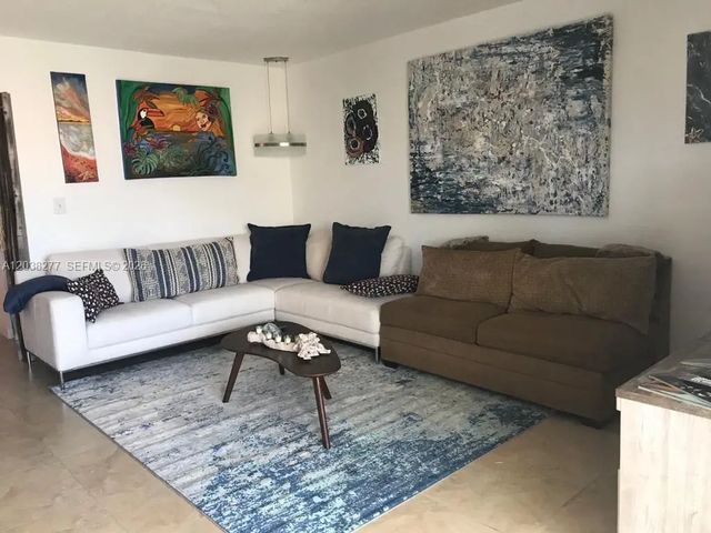 4 of 32 - 320 S Surf Road #305, Hollywood, FL