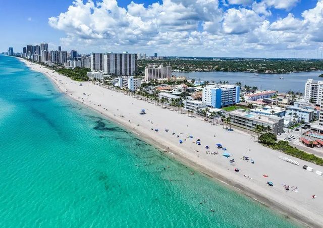 3 of 16 - 201 Van Buren Street #205, Hollywood, FL