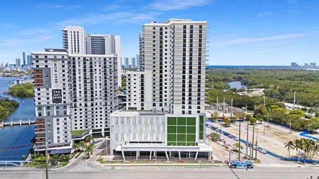 2 of 16 - 16375 Biscayne Boulevard, North Miami Beach, FL