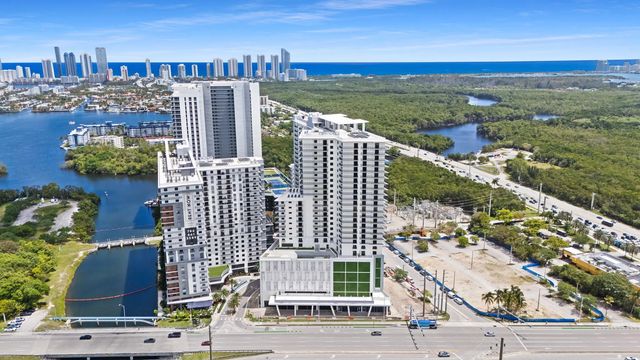 3 of 16 - 16375 Biscayne Boulevard, North Miami Beach, FL