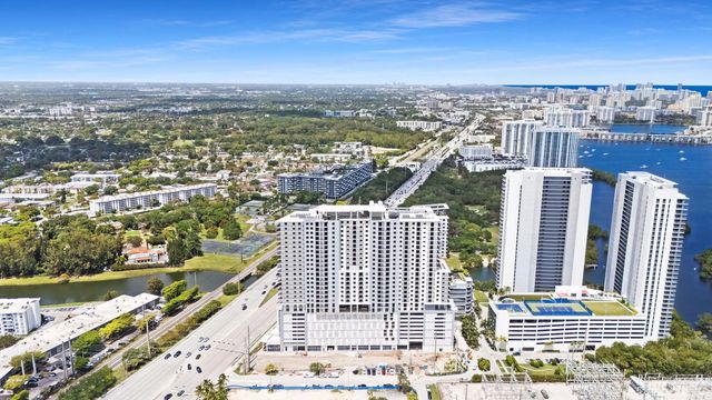 5 of 16 - 16375 Biscayne Boulevard, North Miami Beach, FL
