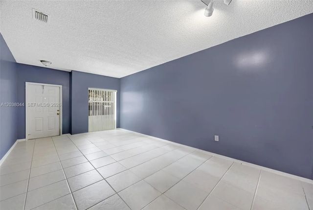 3 of 19 - 2209 Se 25th Avenue #2209, Homestead, FL