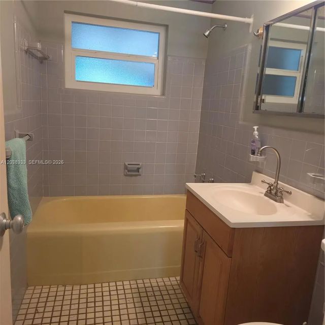 4 of 6 - 1732 N 15th Avenue N, Lake Worth, FL