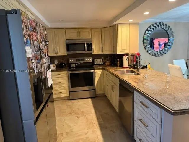 3 of 8 - 101 Se 3rd Avenue #506, Dania Beach, FL